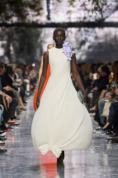 Look 2